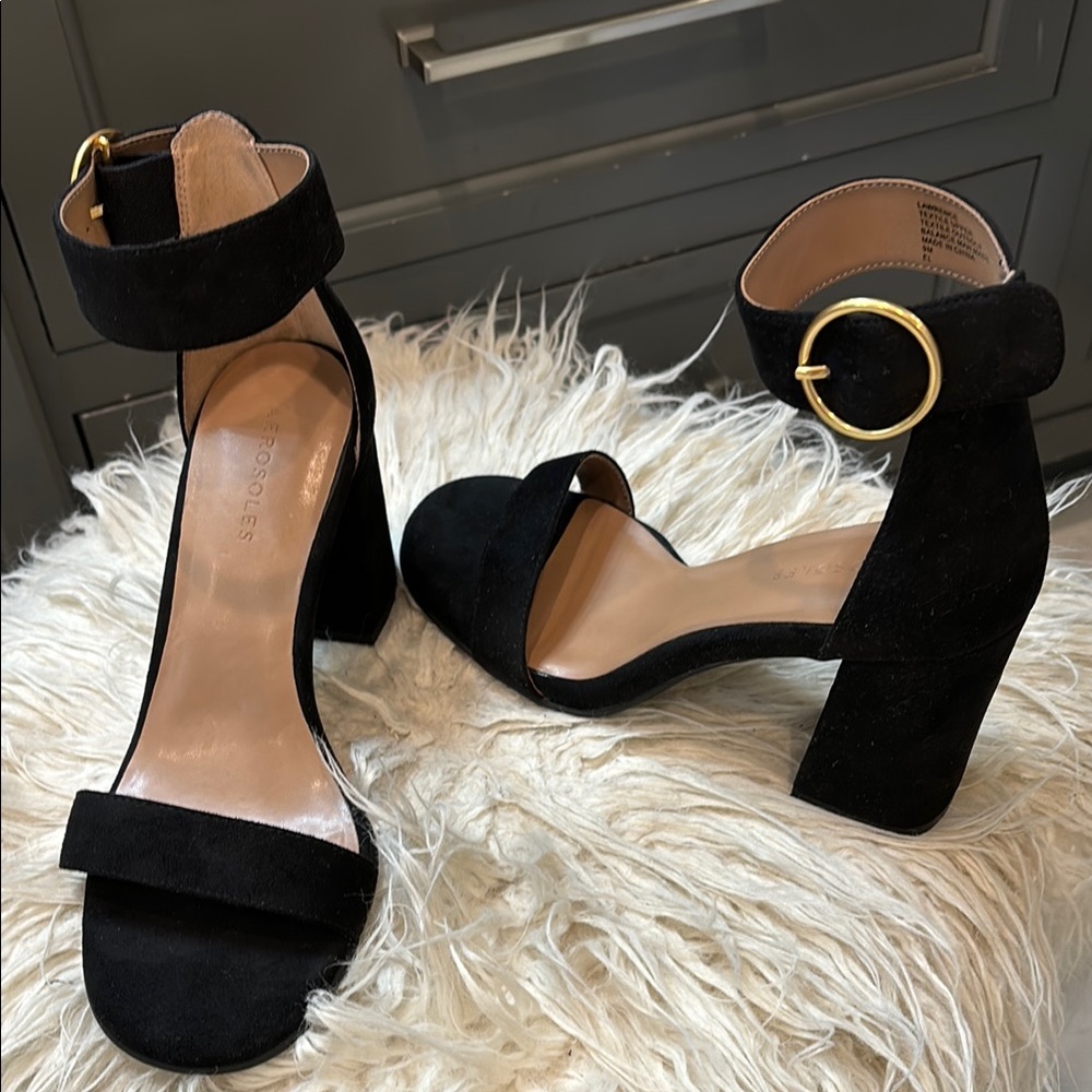 AEROSOLES Black Suede Block Heels 9M